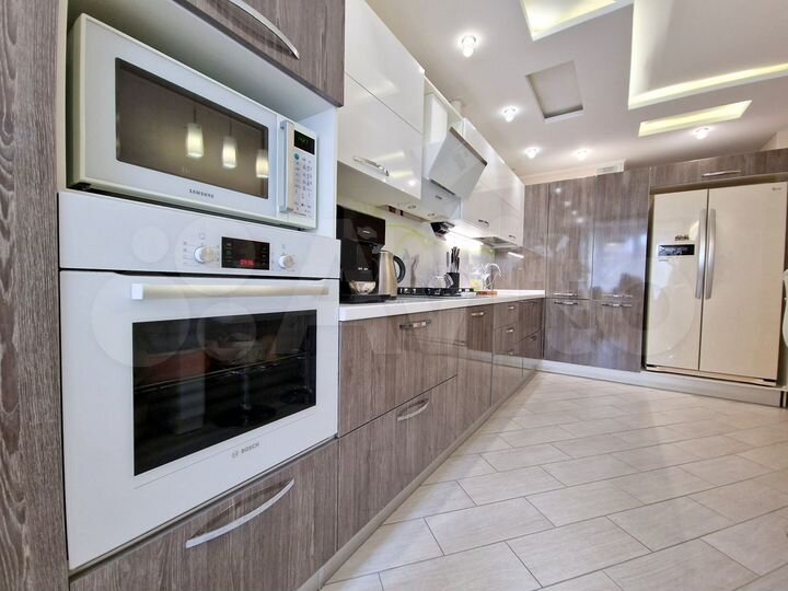 3-к. квартира, 124,1 м², 2/7 эт.