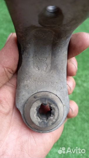 Кронштейн радиатора Renault Logan 1