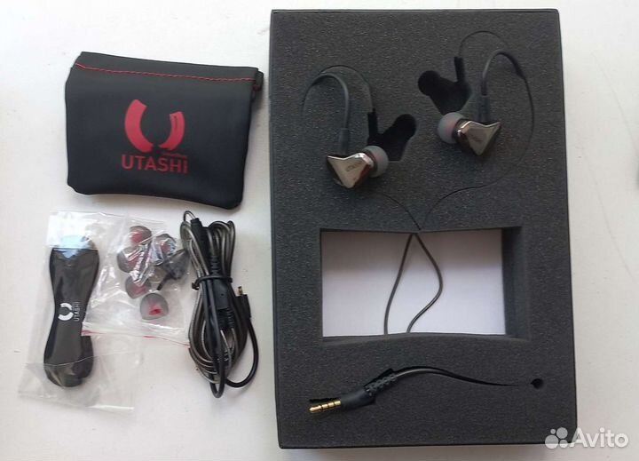 Наушники новые