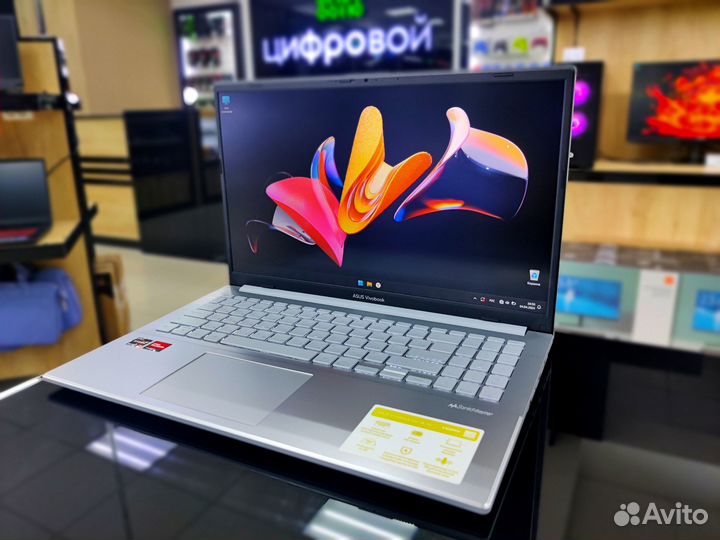 Asus Vivobook Go Oled i3 DDR4-8 SSD-240