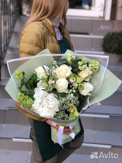 Букеты и композиции белого сиреневого цвета