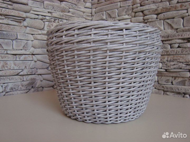 Кашпо из ротанга