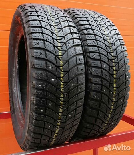 Michelin X-Ice North 3 215/65 R16 99R