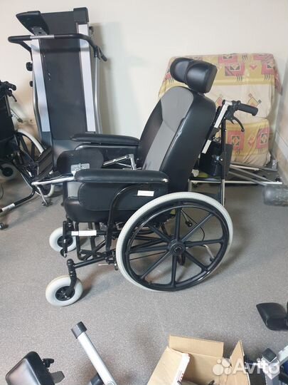 Кресло коляска для инвалидов