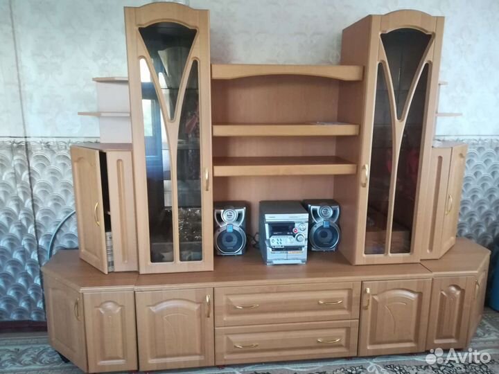 Стенка в гостиную бу