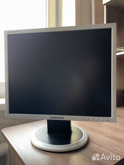 Монитор Samsung SyncMaster 740n