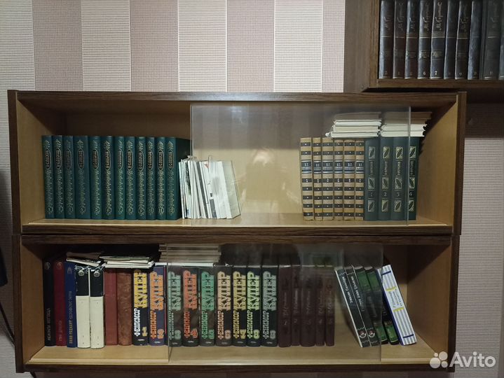 Полка навесная книжная