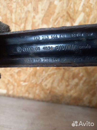 Кронштейн крепления глушителя Skoda Octavia A5