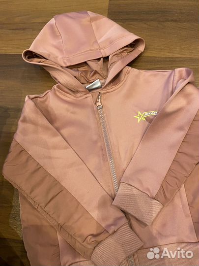 Продается костюм спортивный