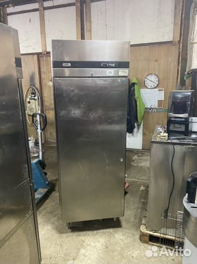 Холодильный шкаф Zanussi