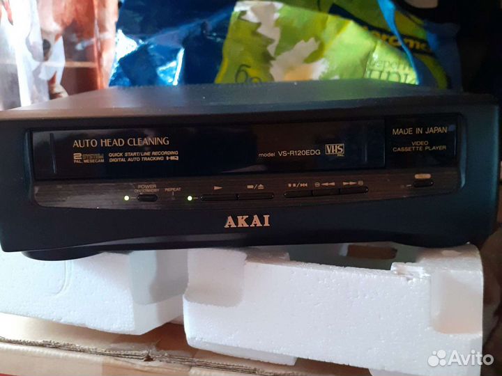Видеомагнитофон Akai
