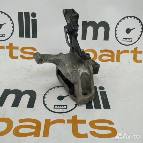 Подушка двигателя правая Audi Q3 8U 2013