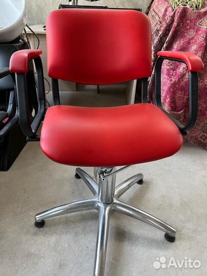 Продам парикмахерское оборудование