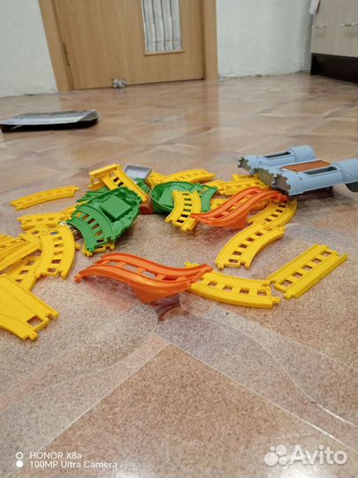 Игрушка паровозик thomas