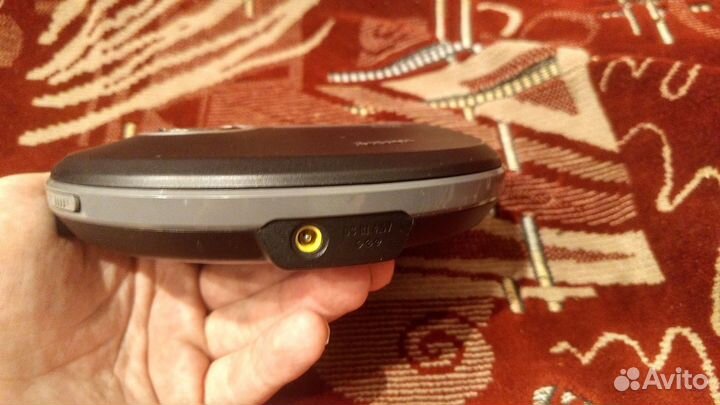 Дисковый CD-Плеер - Sony CD Walkman D-NE240 чёрный