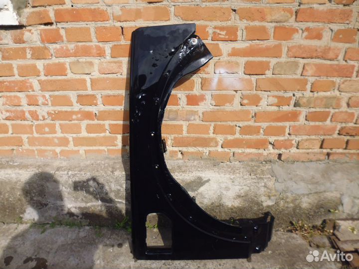 Ленд Ровер Дискавери 4 крыло переднее прав с 2009