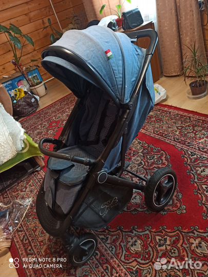 Прогулочная коляска