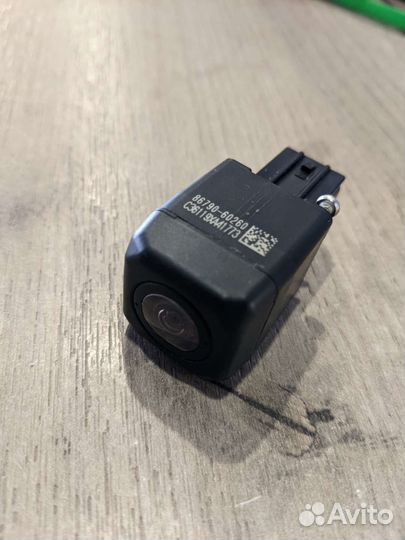 Оригинальная камера заднего вида Land Cruiser 200