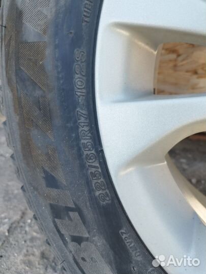 Bridgestone Blizzak DM-V2 225/65 R17 102S