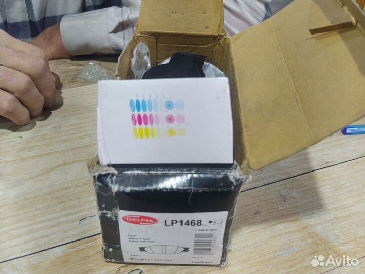 Колодки тормозные передние Delphi на Jaguar