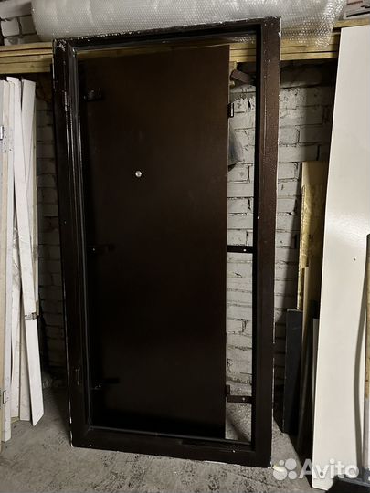 Металлическая дверь бу