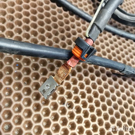 Провод на рейку 24v BMW f10