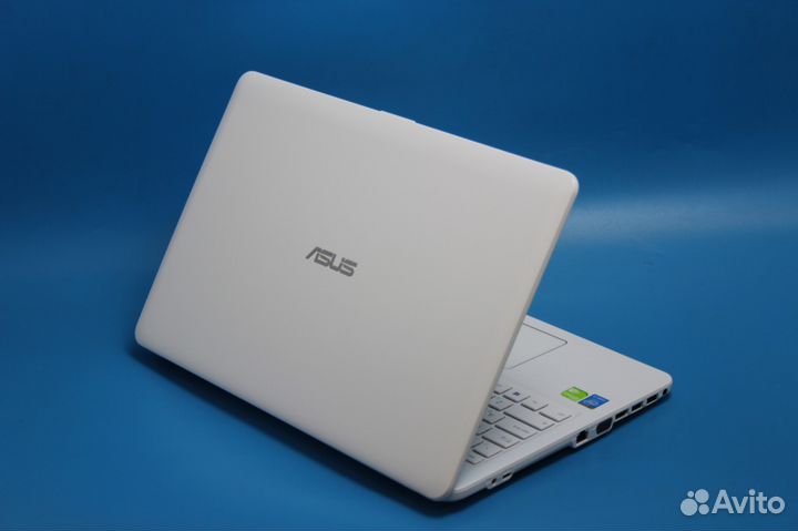 Ноутбук б/у Asus i3/Geforce/6Gb/HDD