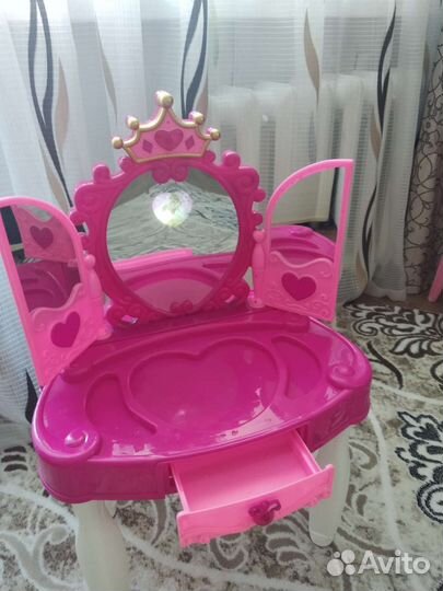 Туалетный столик (трельяж)