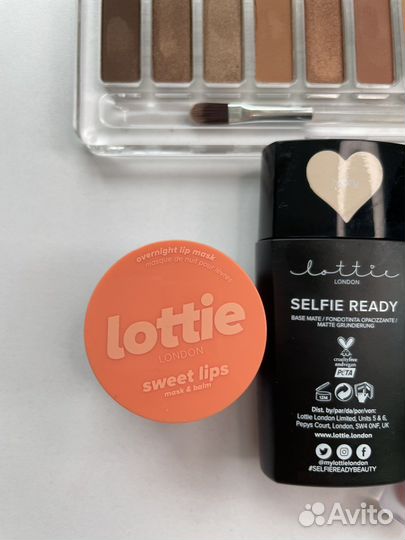 Lottie shadow swatch, totally, selfie ready, stay