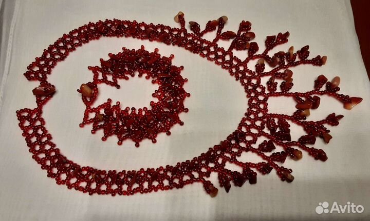 Колье плюс браслет корал вплетённый в бисер