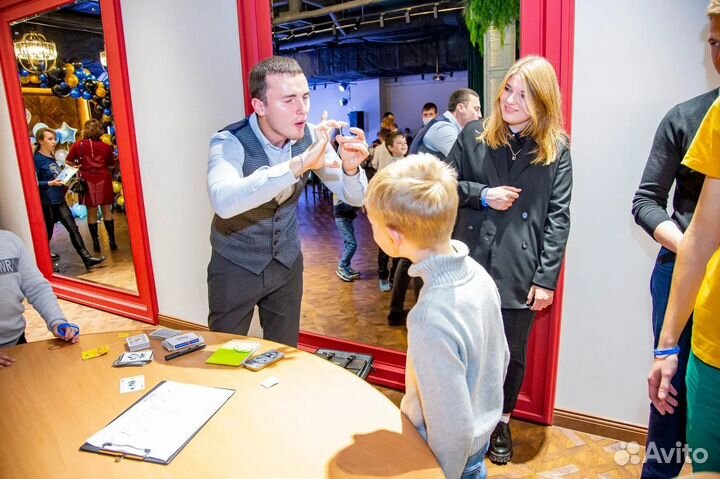 Фокусник-иллюзионист