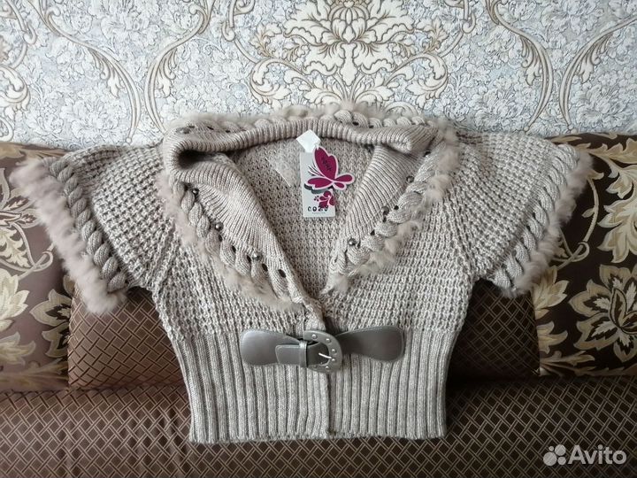 Жилет вязаный женский