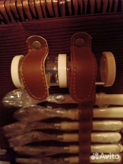 Корзина для пикника с посудой