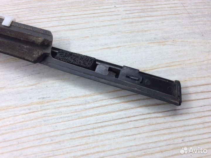 Накладка стекла переднего левого передняя левая