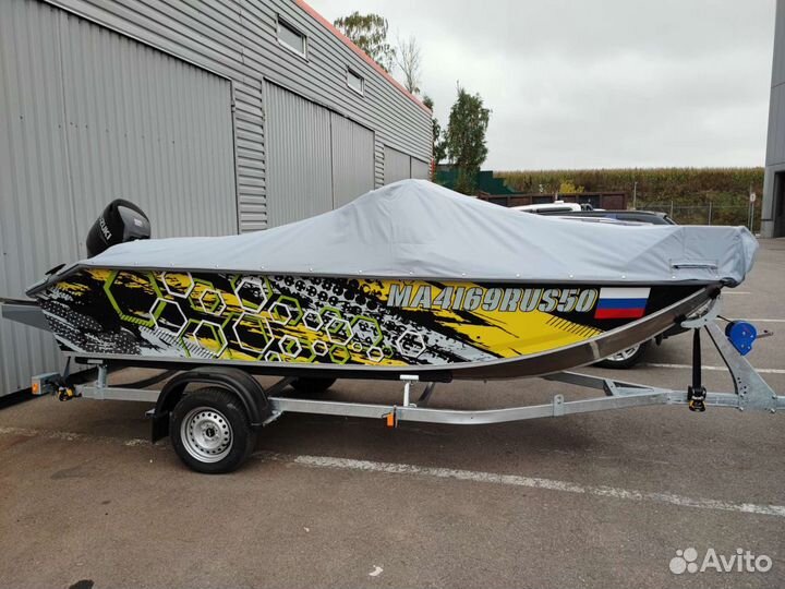 Оклейка лодок и катеров пленкой