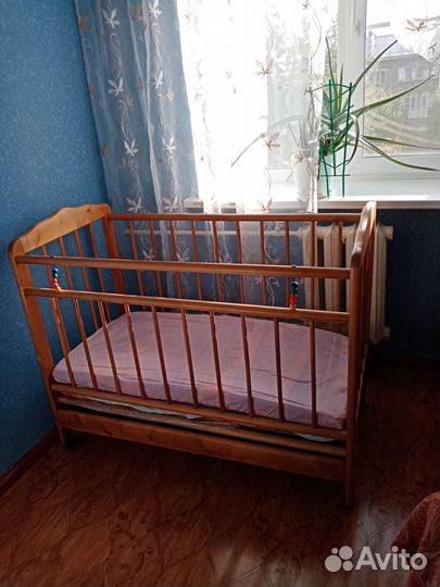 Продаю детскую кроватку