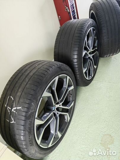 Pirelli P Zero 275/40 R21 и 315/35 R21 111Z