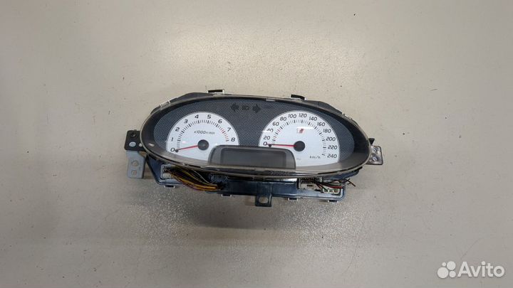 Щиток приборов Toyota Yaris, 2004