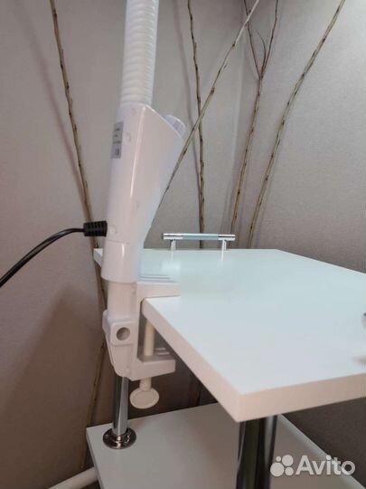 Лампа лупа на струбцине