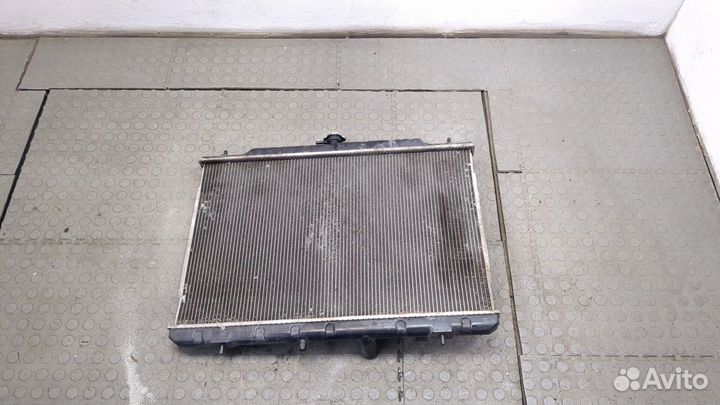 Радиатор охлаждения двигателя Nissan Rogue
