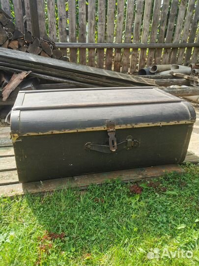 Сундук деревянный