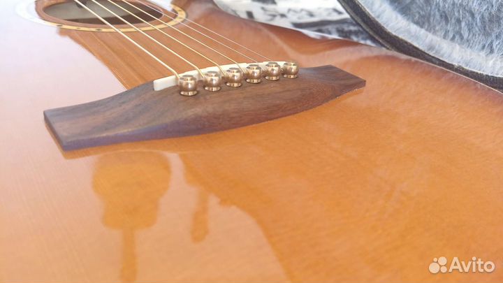 Godin: Simon & Patrick парлор, массив кедра