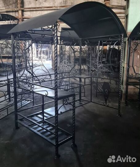 Мангал с крышей