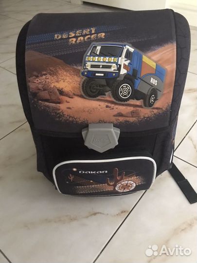 Школьный рюкзак (портфель)