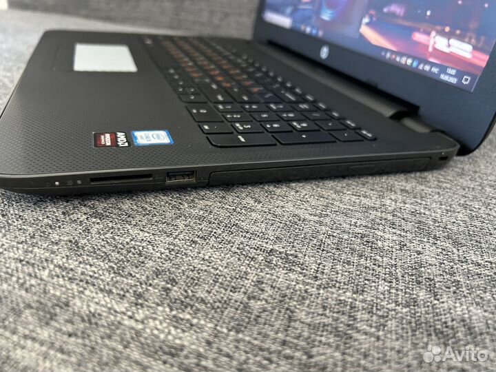 HP 250 i5/12Gb/ssd256/Radeon R5 2Gb