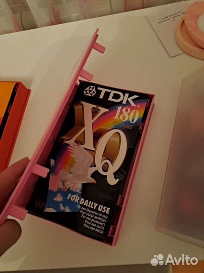 Видеокассеты в кейсах