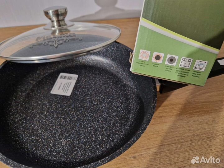 Сковорода 26см со сьемн ручкой с крышкой новая