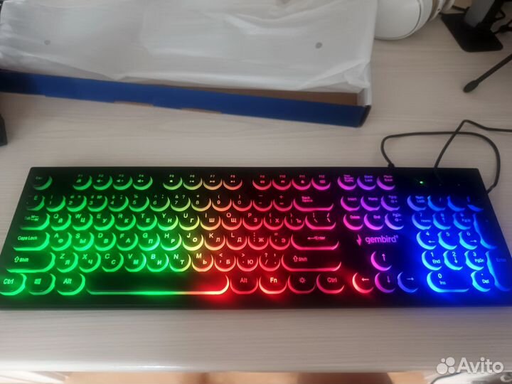 Игровая клавиатура с подсветкой