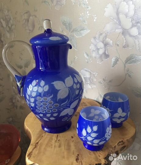 Статуэтка. Ваза цветное стекло