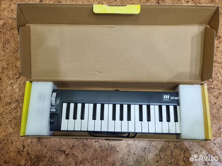 Midi клавиатура Miditech